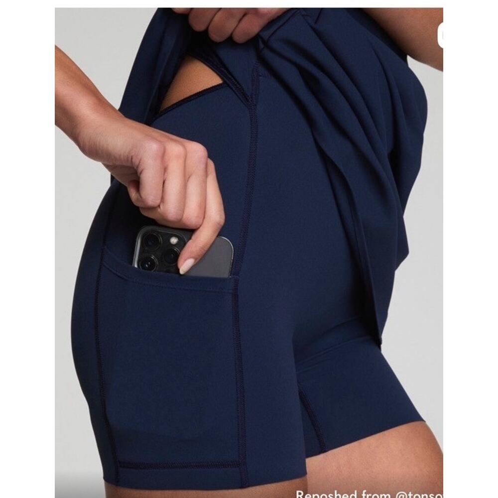 SPANX Shape Get Moving Zip Front Dress Shorts Underneath Navy Sz M NEW NWT $138 - Picture 3 of 15